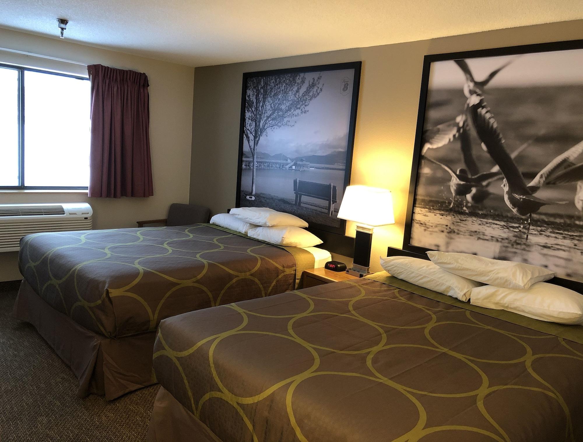 Super 8 By Wyndham Hotel 2*