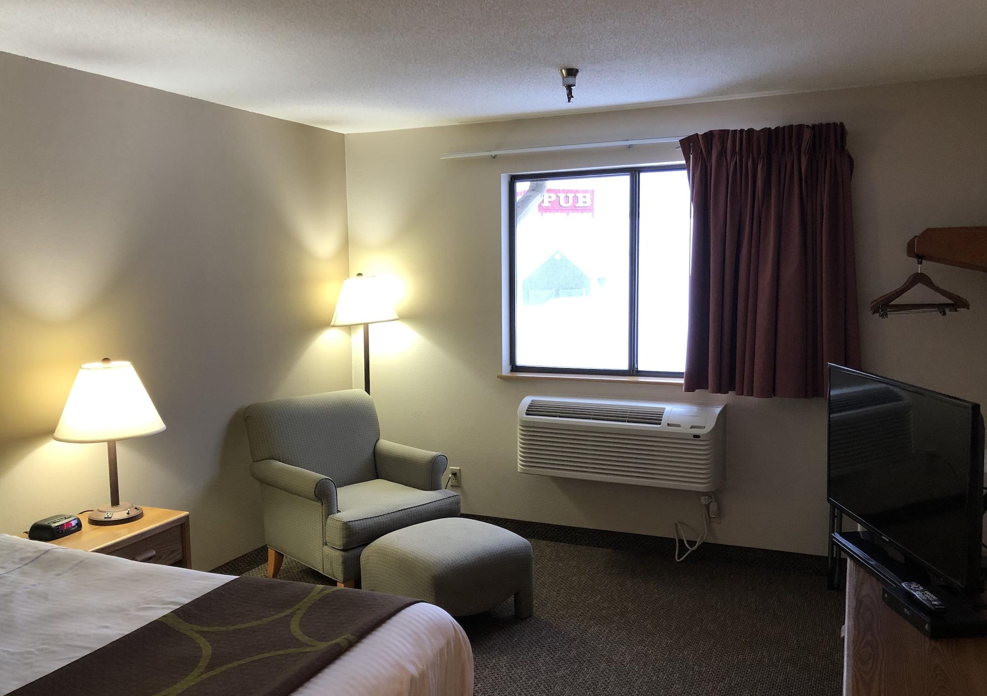 Super 8 By Wyndham Hotel 2*
