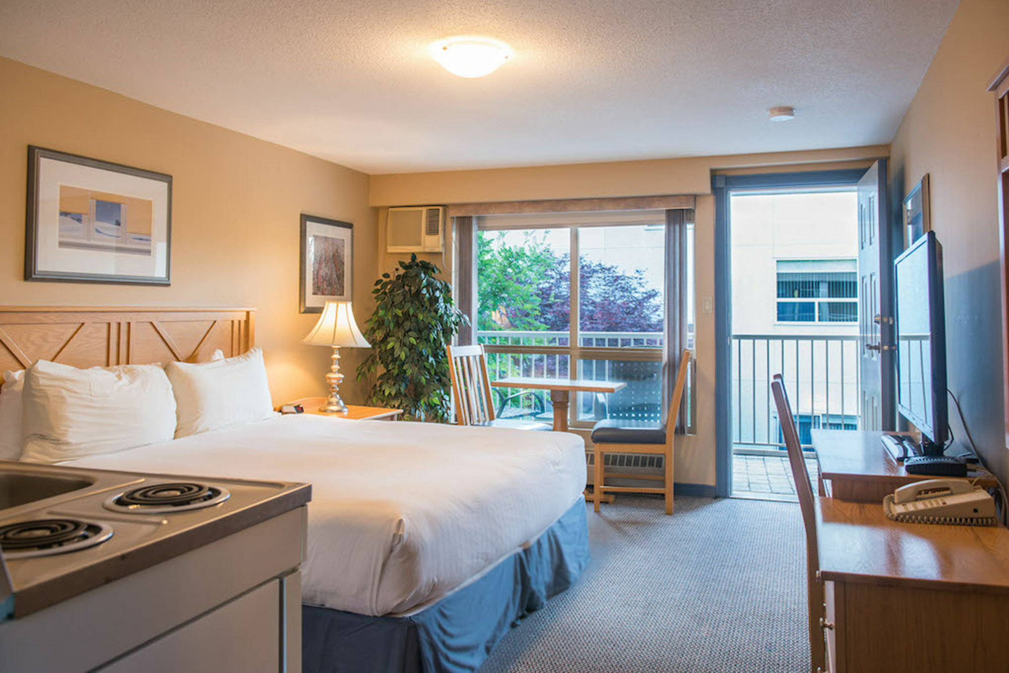 Hilltop - 3*